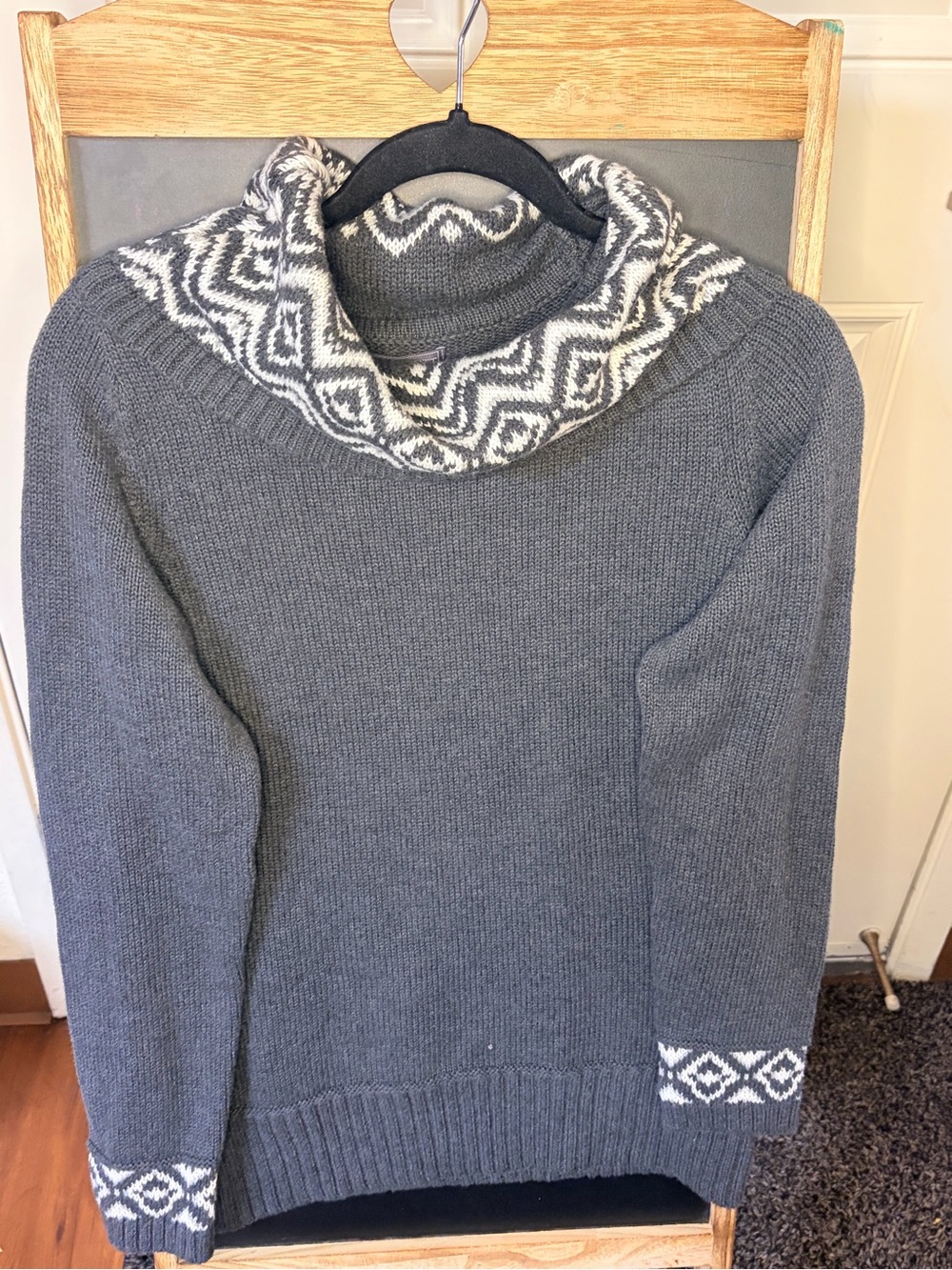 Laura Scott Gray Cowl Neck Sweater with White Pattern 100% cotton